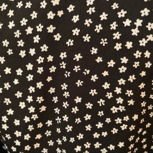 Dynamite floral tie top - Picture 2 of 4